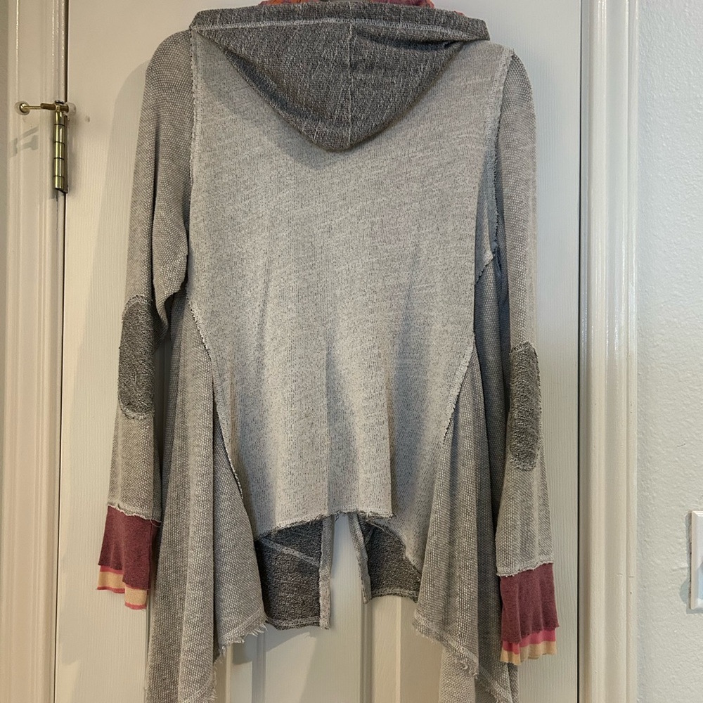Chic Gray and Pink Hooded Cardigan